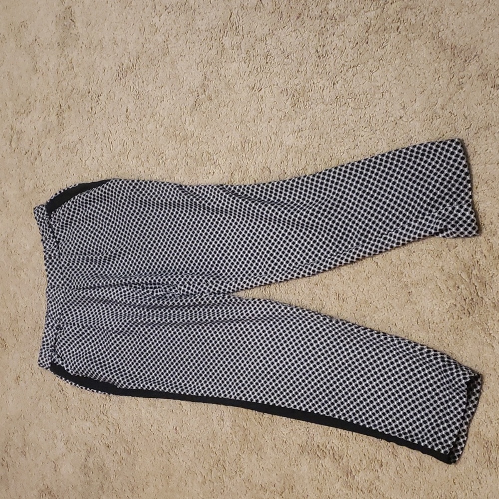 Elastic waistline slacks